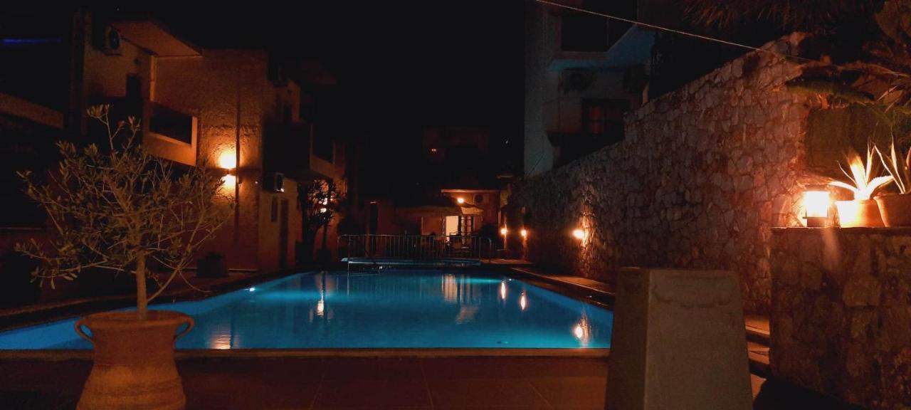 Lola's Hotel Platanés Esterno foto